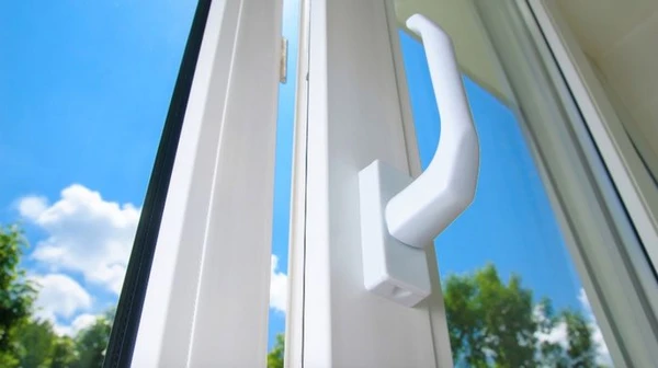 În cazul în care pentru a înlocui yakisni și ferestre elegante în Dnipro?